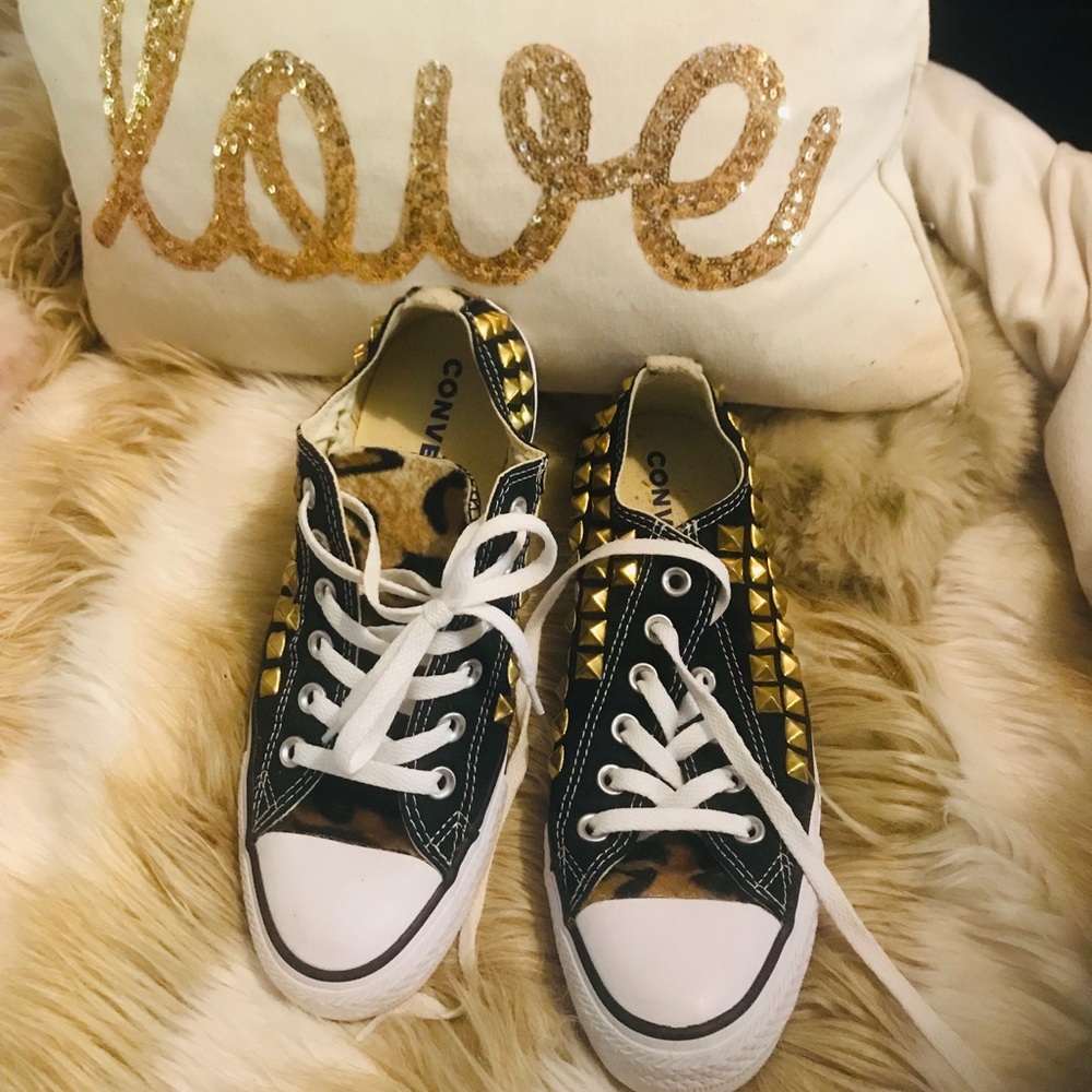 CONVERSE SNEAKERS LEOPARD /GOLD STUDS SIZE 8
